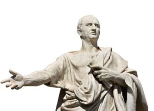 Orice persoană are dreptul de a critica statul și autoritățile publice!