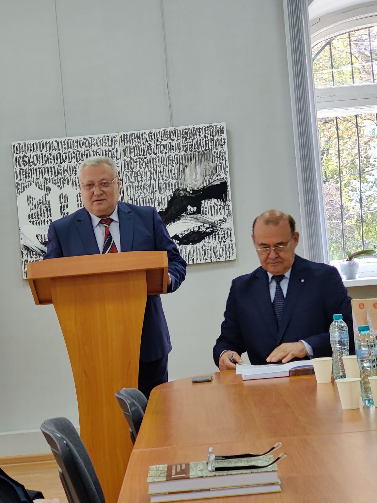 Официально представлена монография «Конституционный суд Республики Молдова – 30 лет деятельности»